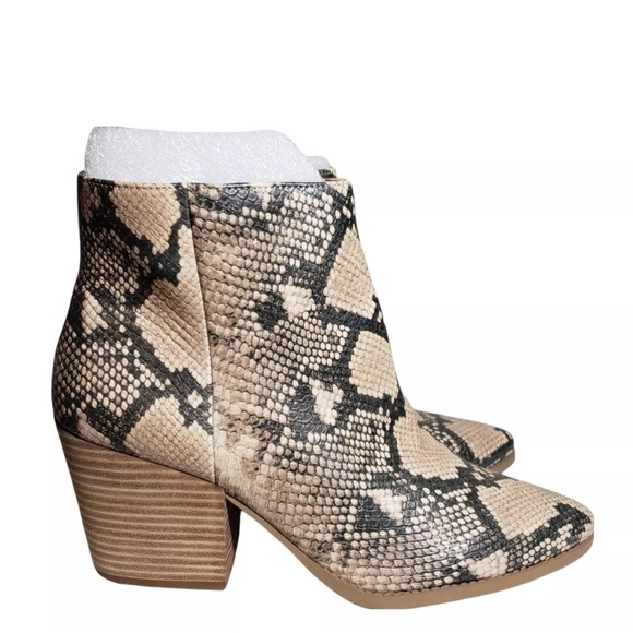 Sun + Stone Womens Ivory Snake Print Block Heel Pointed Toe Zip Ankle Boots Sz 8 - Picture 5 of 9